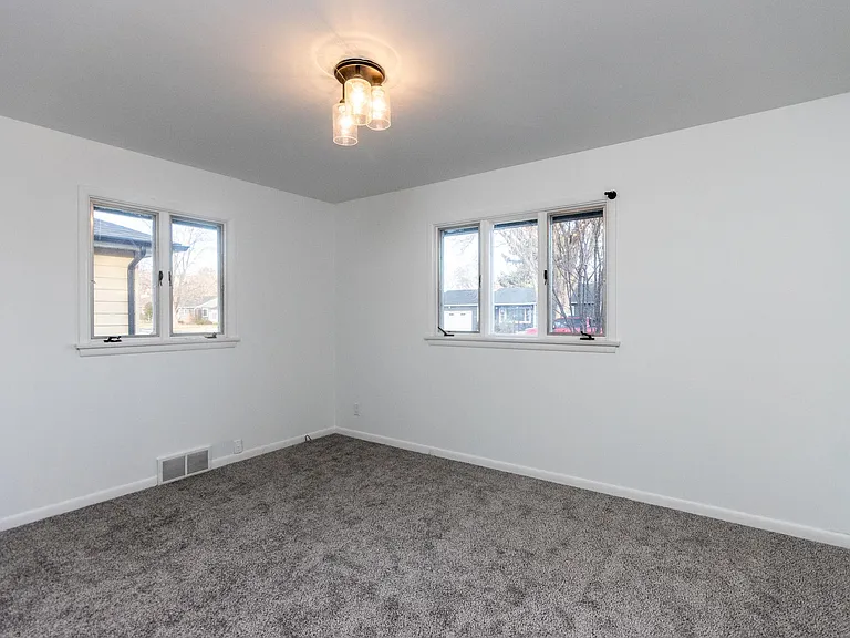 2104 Silver Sage Trl — Photo 28