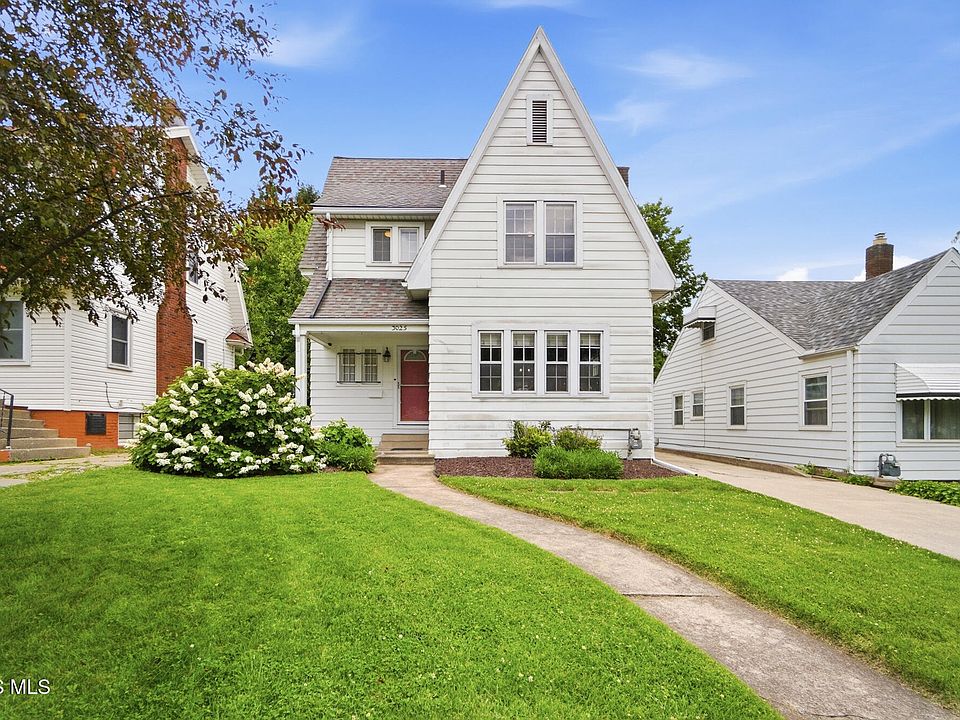 1st image of 3025 Sherbrooke Rd