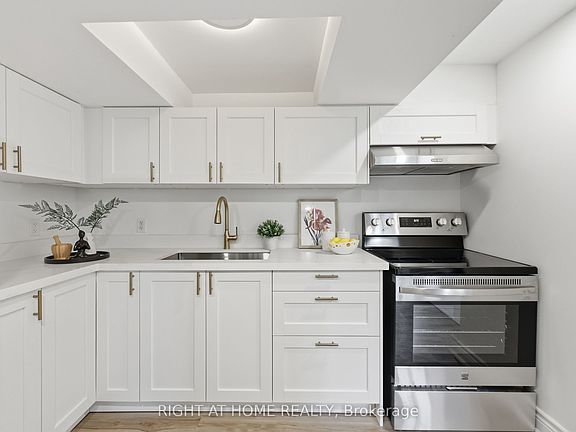 4th image of 156 E 36th St #Basement