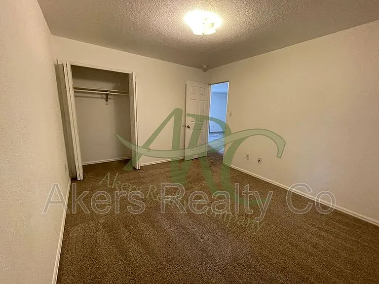 2722 Poplar St #A — Photo 15