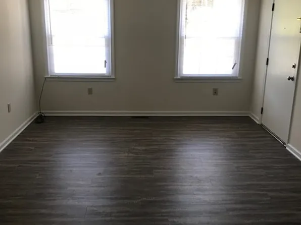110 Courthouse Rd APT K2, Blackstone, VA 23824