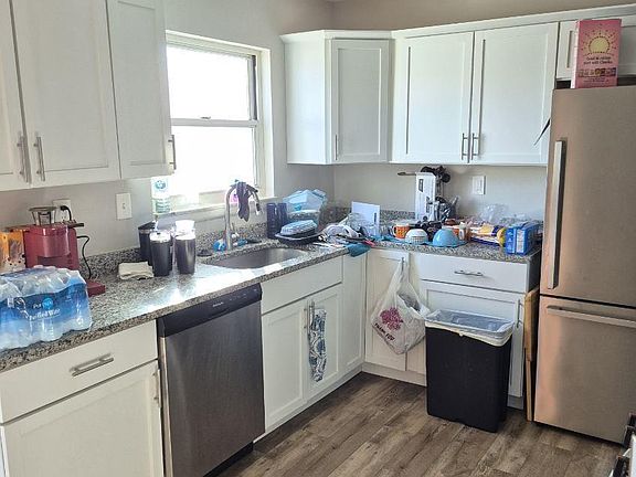 4th image of 24895 Beck Ave