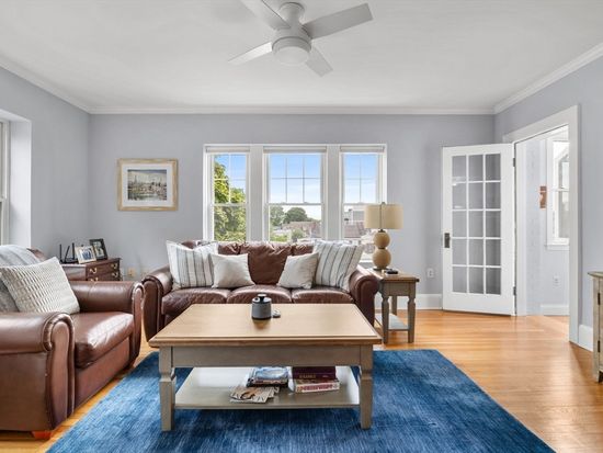 21 Bradlee Rd APT 34, Medford, MA 02155
