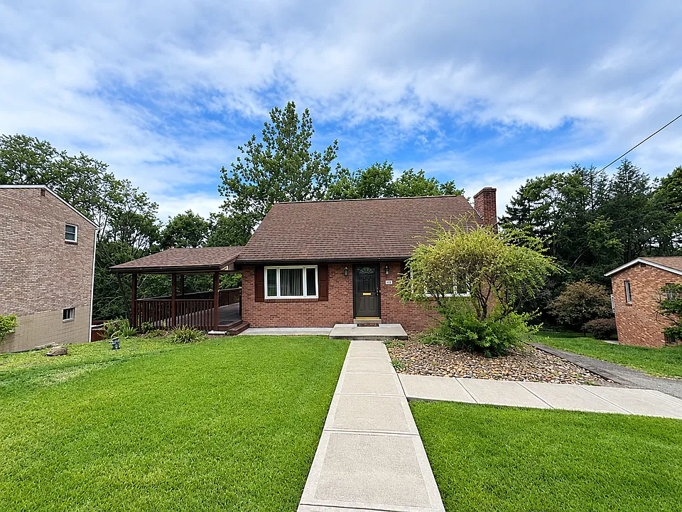 152 W Patty Ln