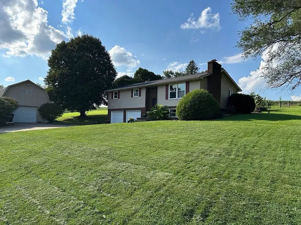 4137 Crooked Run Rd NW, New Philadelphia, OH 44663
