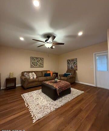 4th image of 111 S GREENFIELD Road #641