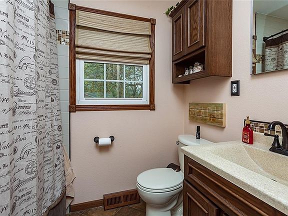 5th image of 115 Bel Aire Dr