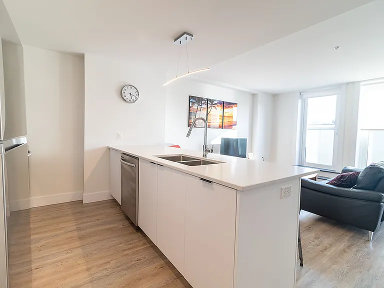 3075 Devonshire Ave — Photo 1