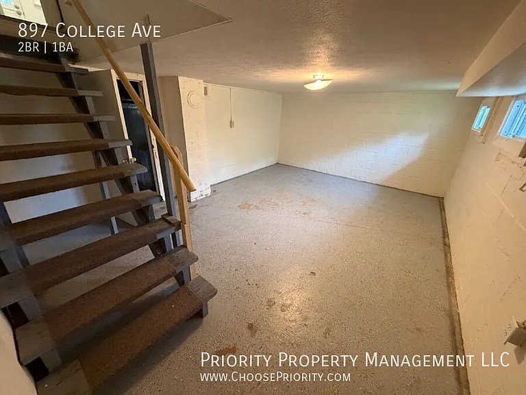 897 College Ave — Photo 17