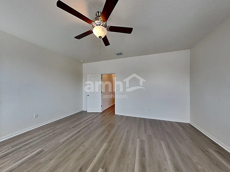 2718 Meadowood Hts — Photo 8