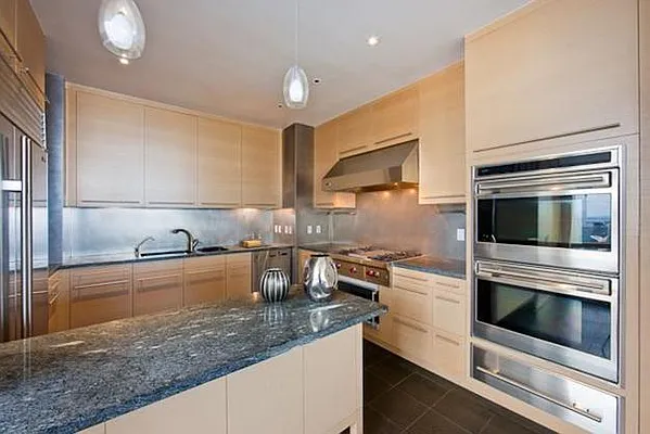 Rented by Ostrov Realty Group | media 23