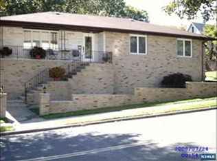 40 Riverview Ave, Cliffside Park, NJ 07010