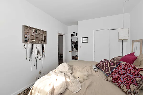 Rented by J Misrahi Realty Corp | media 9
