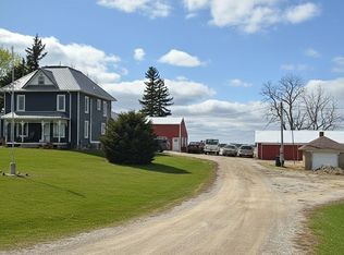 1097 Old Stage Rd, Waukon, IA 52172