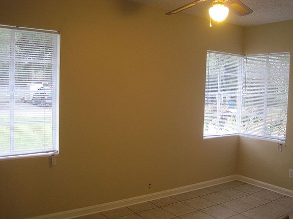 3rd image of 5555 Windermere Dr
