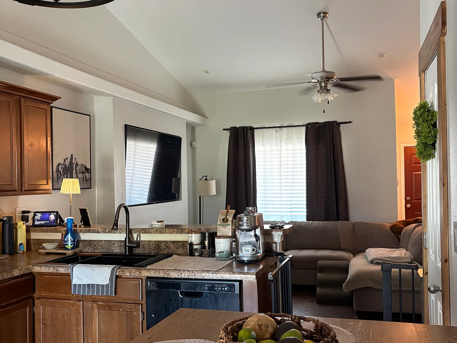 3 bed, 1043 sqft, $1,500 — Photo 4