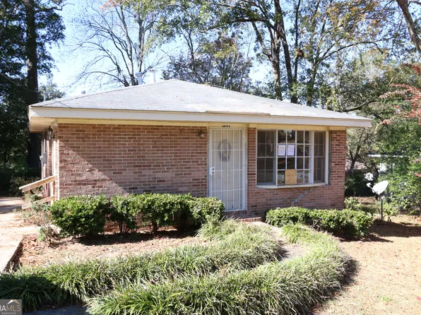 1077 Pike St, Macon, GA 31204