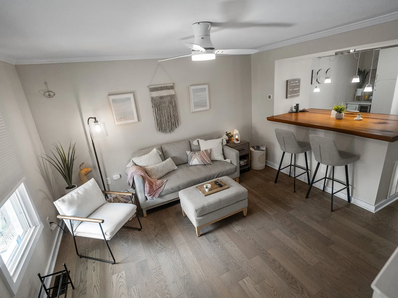 2 bed, 1.5 bath, 1055 sqft, $2,700 — Photo 3
