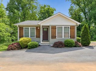 120 Park Hill Rd, Johnson City, TN 37601
