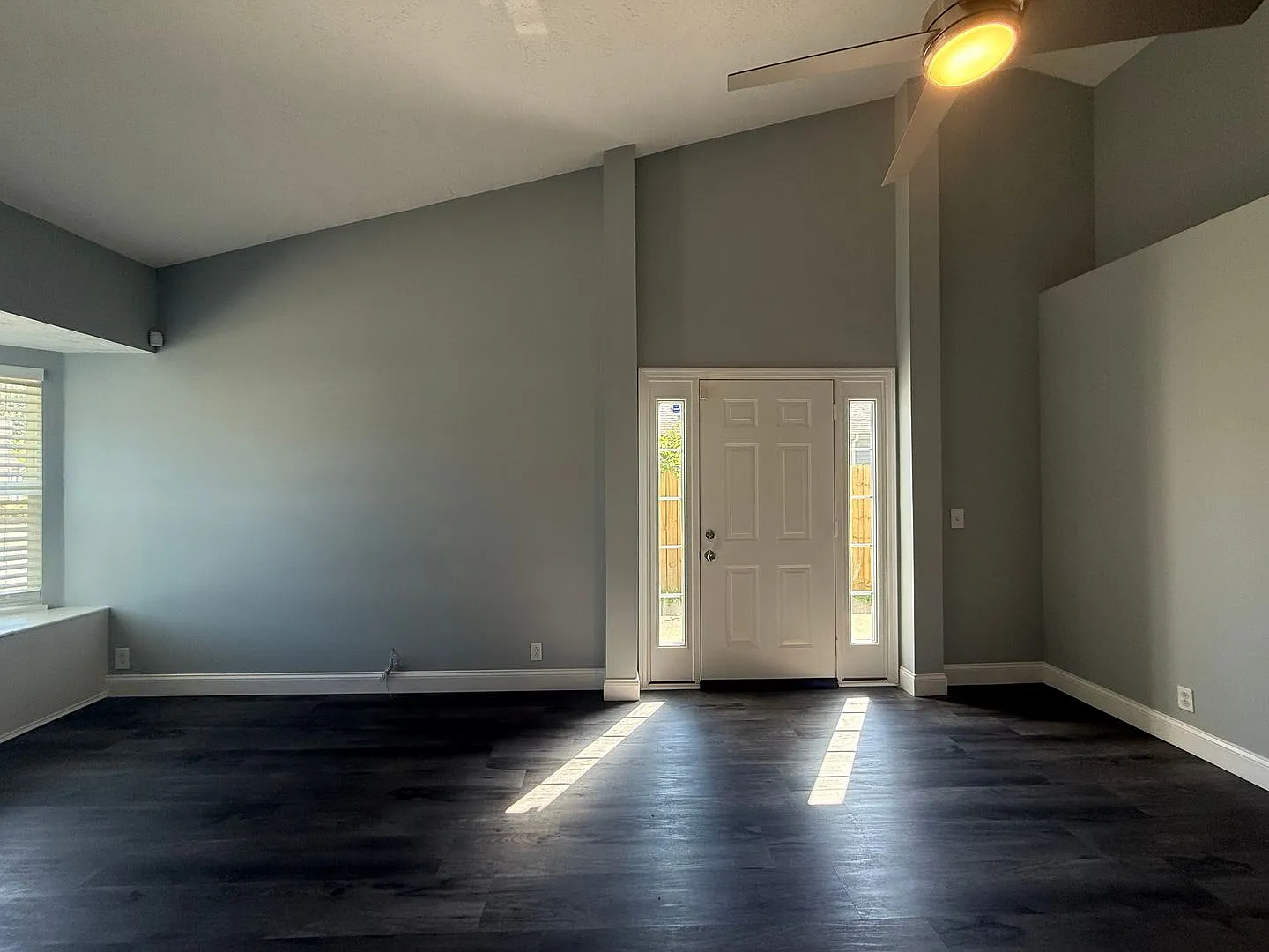 Cute Two Bedroom House in Donelson - Garage & Fenced Backyard — Photo 4
