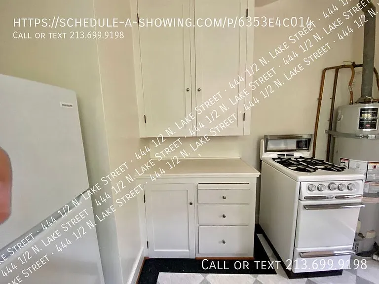 444 1/2 N Lake St — Photo 11