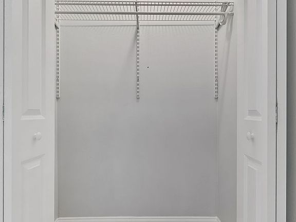 5th image of 4520 N Clarendon Ave APT 903