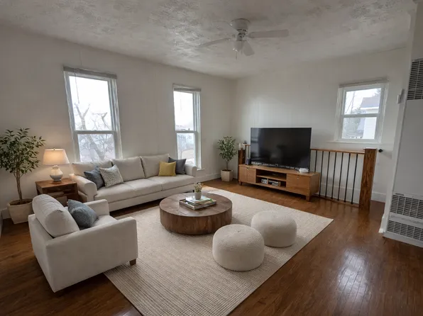 210 Michigan St #3, Petoskey, MI 49770