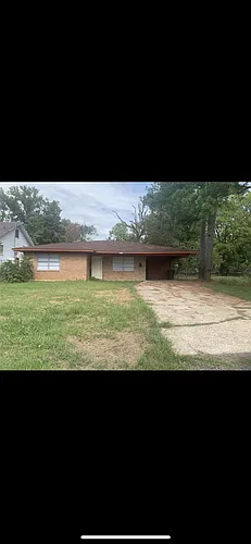 3232 W Maple St Photo 1