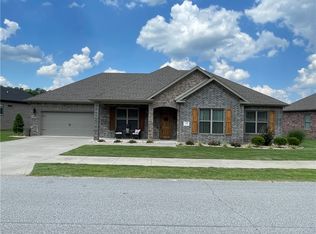 140 Dogwood Dr, Bella Vista, AR 72715