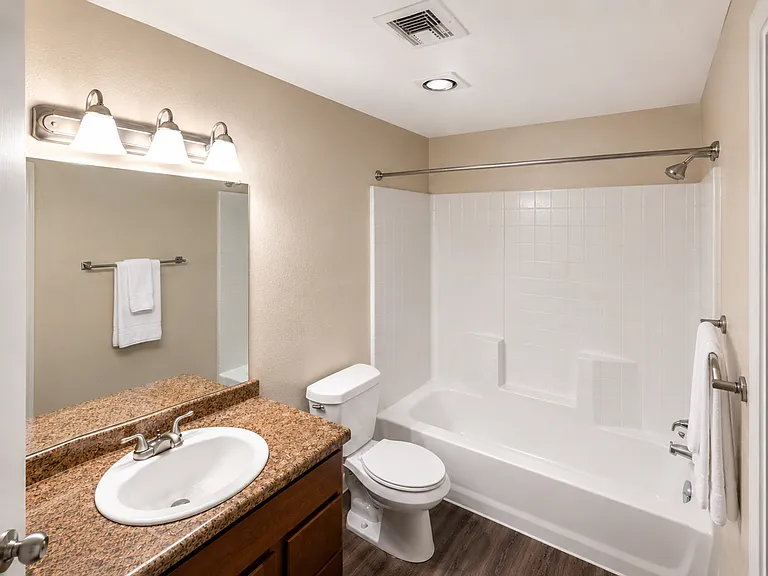 Willow Creek Apartments — Photo 35