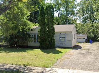 2028 Green Rd, Cleveland, OH 44121