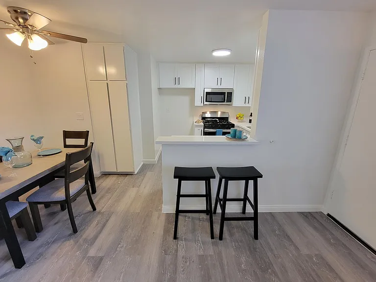 Darby Apartments — Photo 5