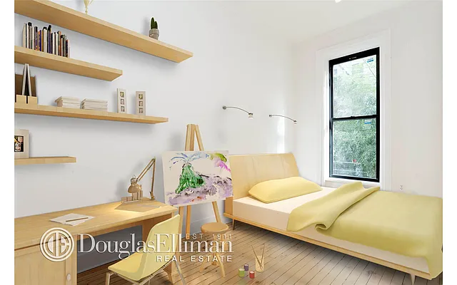 Sold by Douglas Elliman | media 21