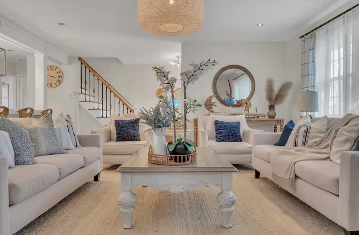 41 Parkway — Photo 1
