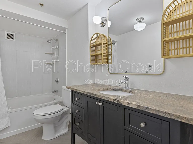 444 17th St #906 — Photo 13