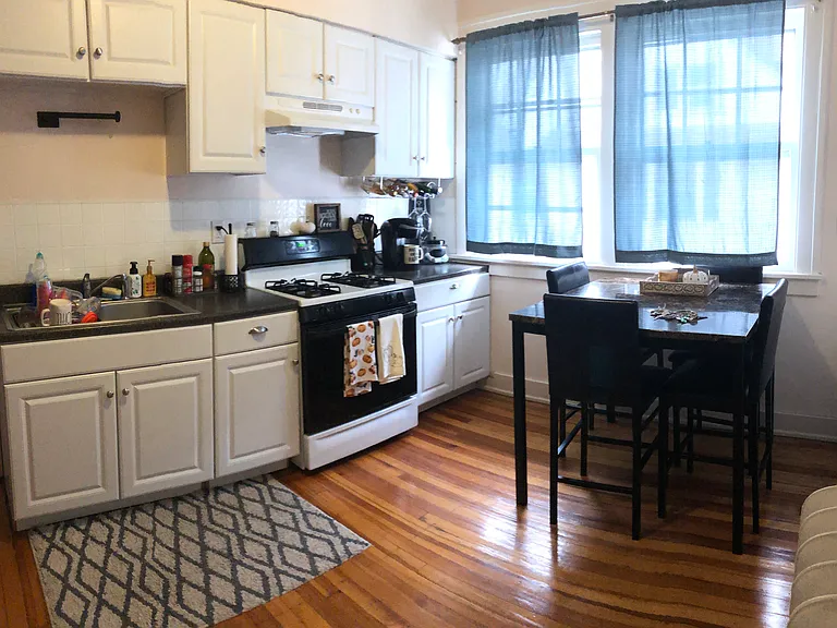 1026 Harvard St #2 — Photo 5