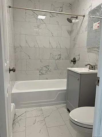 3 bed, 1810 sqft, $2,975 — Photo 4