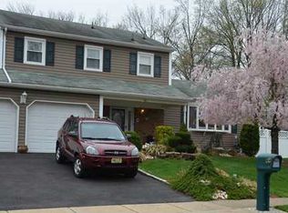 64 Midwood Ave, Edison, NJ 08820