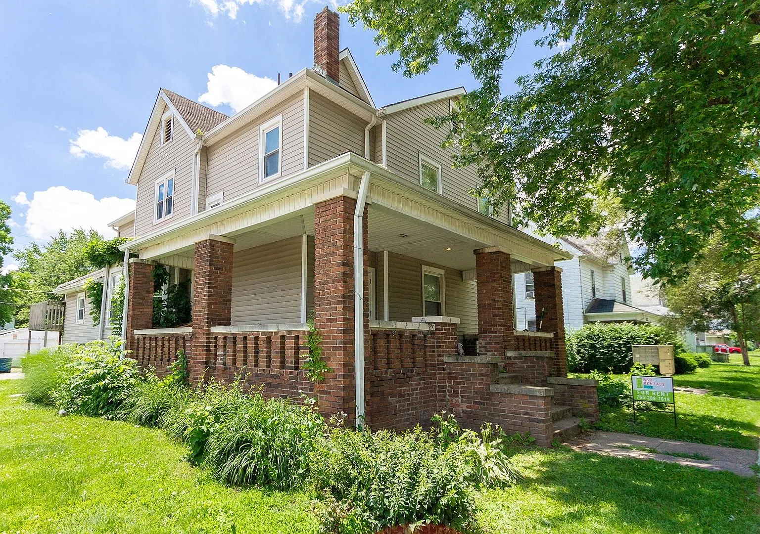 Preleasing For August! Close To Campus — Photo 1