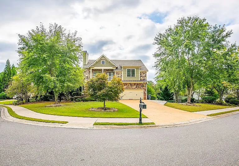 4580 Carriage Walk Ln — Photo 2