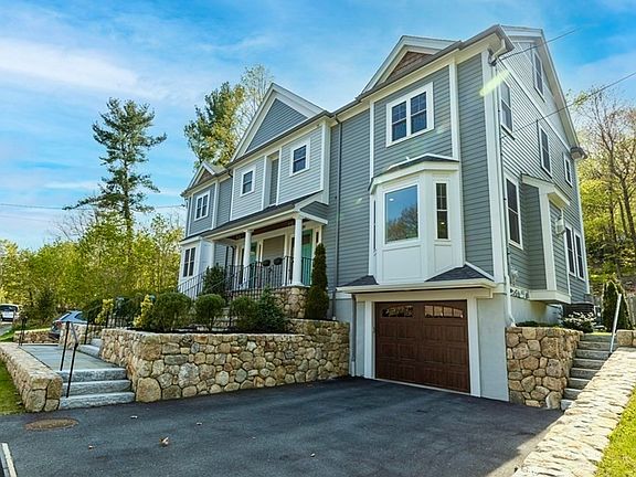 2nd image of 439 Lowell Ave #439