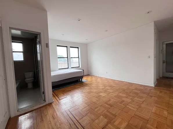 815 East 14th Street 4L image 4 of 5