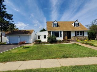 2627 1st Ave, East Meadow, NY 11554