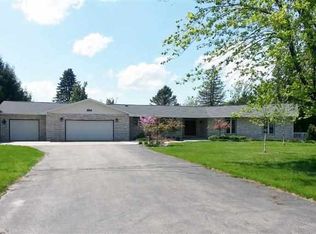 604 N Maple Bluff Ct, Stevens Point, WI 54482