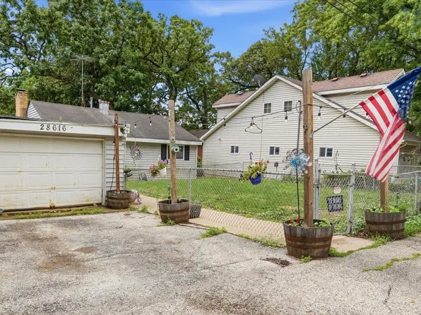 28616 W Benjamin Ave, Spring Grove, IL 60081