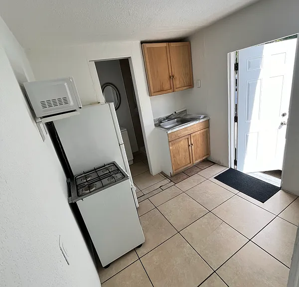 1331 SW 129th Ave — Photo 1