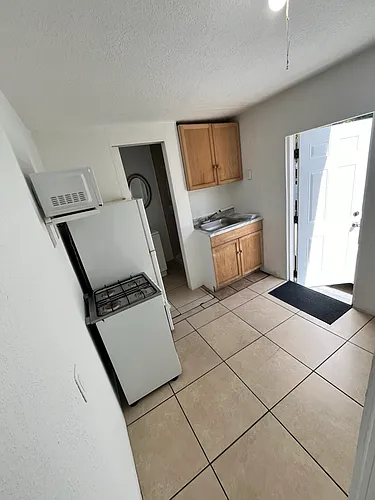 1331 SW 129th Ave Photo 1