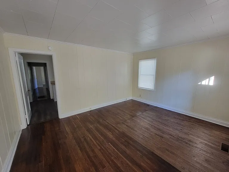 2034 Walker Ave — Photo 8