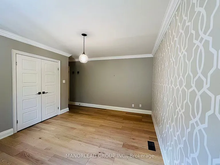 10 Greenyards Dr — Photo 12