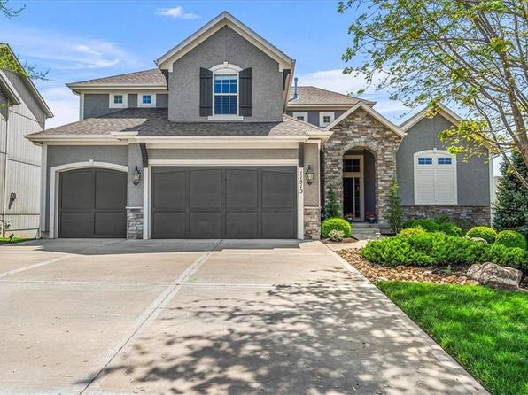 11513 W 158th St, Overland Park, KS 66221